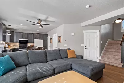 12556 S Alice Springs Ct, Riverton, UT 84065 - Photo 15