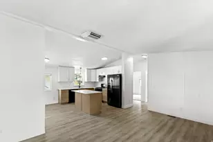 935 E 3000 N, Layton, UT 84040 - Photo 5