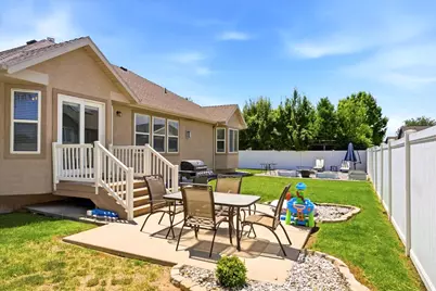 945 E James Cir. S, Clearfield, UT 84015 - Photo 27