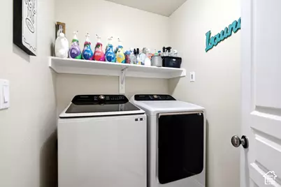 945 E James Cir. S, Clearfield, UT 84015 - Photo 17