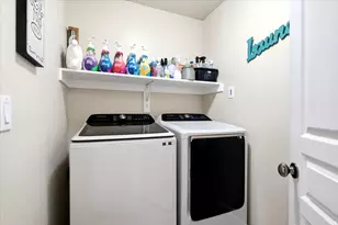 945 E James Cir S, Clearfield, UT 84015 - Photo 17