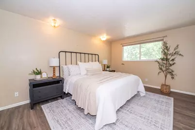 842 Aspen East Dr E, Layton, UT 84041 - Photo 17