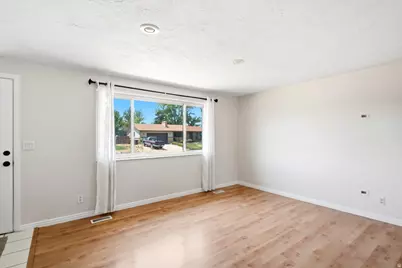 5826 S Village Way E, South Ogden, UT 84403 - Photo 5