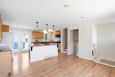 5826 S Village Way E, South Ogden, UT 84403 - Photo 5