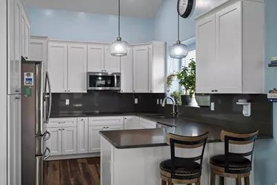 1072 S 1875 W, Syracuse, UT 84075 - Photo 9