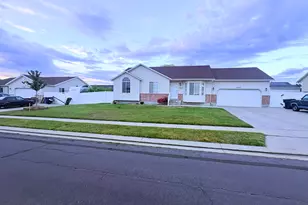 4955 W Thrush Dr, West Jordan, UT 84081 - Photo 1