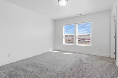 4515 Hurstbourne Dr E, Eagle Mountain, UT 84005 - Photo 11
