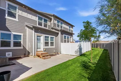 4515 Hurstbourne Dr E, Eagle Mountain, UT 84005 - Photo 23