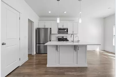 4515 Hurstbourne Dr E, Eagle Mountain, UT 84005 - Photo 3