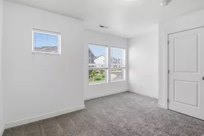 4515 Hurstbourne Dr E, Eagle Mountain, UT 84005 - Photo 15