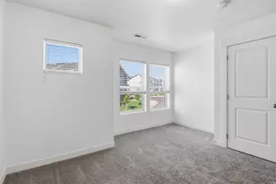 4515 Hurstbourne Dr E, Eagle Mountain, UT 84005 - Photo 15