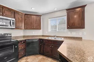 8264 S Resaca Dr, Sandy, UT 84070 - Photo 11