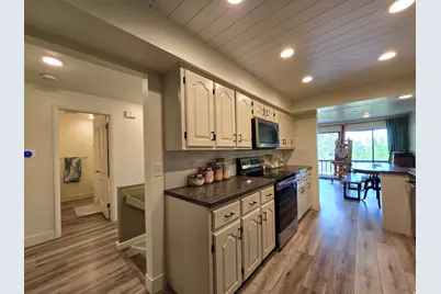 2727 N Edgewood Dr, Provo, UT 84604 - Photo 9