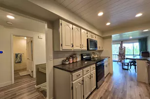 2727 N Edgewood Dr, Provo, UT 84604 - Photo 9