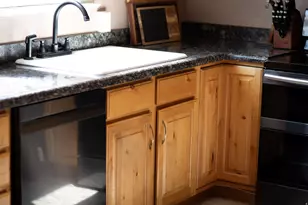 384 E St, Salt Lake City, UT 84103 - Photo 17