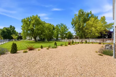 2586 W 2250 N, Clinton, UT 84015 - Photo 35