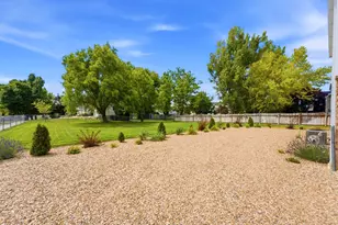 2586 W 2250 N, Clinton, UT 84015 - Photo 35