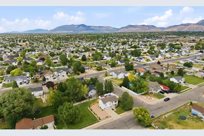 2586 W 2250 N, Clinton, UT 84015 - Photo 55