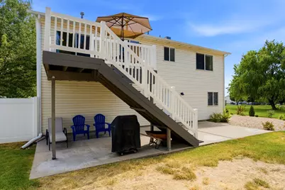 2586 W 2250 N, Clinton, UT 84015 - Photo 41