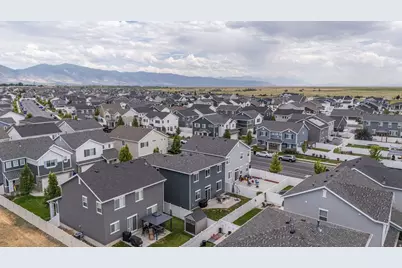 1754 W Parkview Dr, Syracuse, UT 84075 - Photo 25