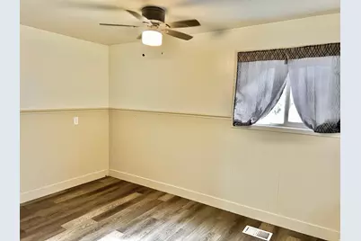 5934 S Cougar Ln W, Kearns, UT 84118 - Photo 23