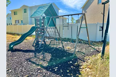 5934 S Cougar Ln W, Kearns, UT 84118 - Photo 33