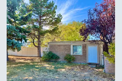 5934 S Cougar Ln W, Kearns, UT 84118 - Photo 23