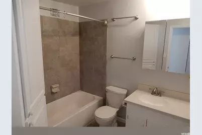 490 S Averett Ave, Springville, UT 84663 - Photo 3