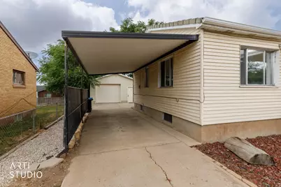 186 W 4800 S, Washington Terrace, UT 84405 - Photo 3