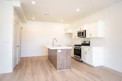 510 W 1875 N, Harrisville, UT 84404 - Photo 3