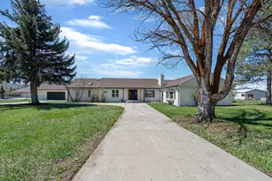 567 S 8850 E, Huntsville, UT 84317 - Photo 3