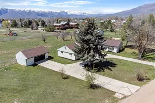 567 S 8850 E, Huntsville, UT 84317 - Photo 3