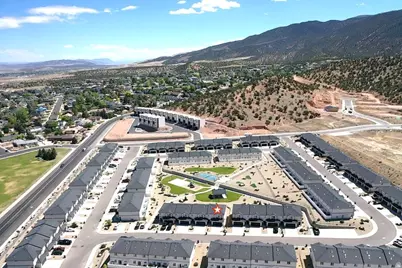 668 E Fiddlers Cove Dr #8, Cedar City, UT 84721 - Photo 3