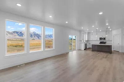 278 N 870 E #17, Tremonton, UT 84337 - Photo 5