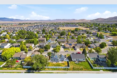 1836 E Canary Way S, Eagle Mountain, UT 84005 - Photo 27