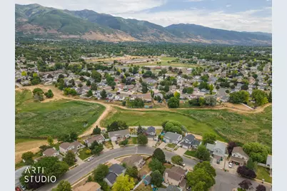 606 S 925 E, Layton, UT 84041 - Photo 45