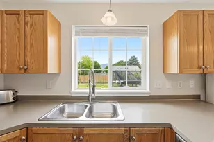 38 S 1300 E, Hyrum, UT 84319 - Photo 9
