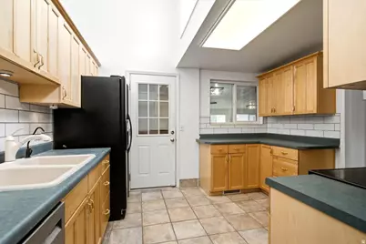 363 E 500 N, Kaysville, UT 84037 - Photo 9