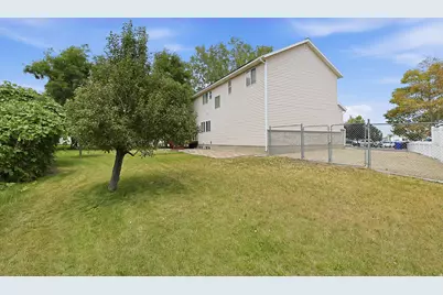 8784 S Pebblecreek Rd, West Jordan, UT 84081 - Photo 37