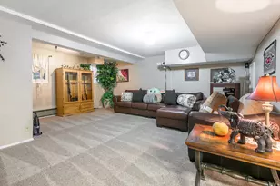 1406 E Lombardy Ct, Murray, UT 84121 - Photo 27