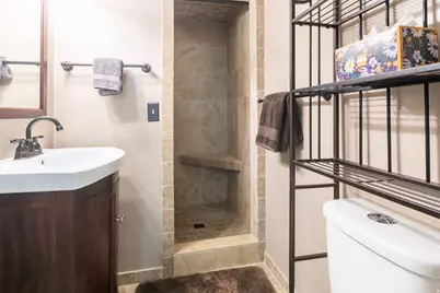1406 E Lombardy Ct, Murray, UT 84121 - Photo 33