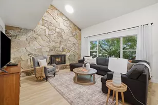 742 Sheringham Ct, Farmington, UT 84025 - Photo 1