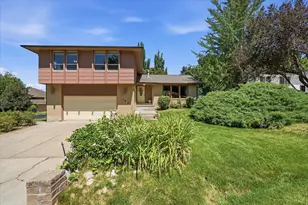 742 Sheringham Ct, Farmington, UT 84025 - Photo 3