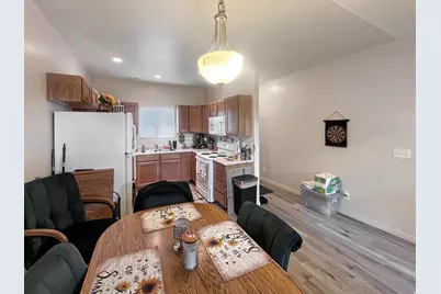 5246 W Cool Water Way, West Jordan, UT 84081 - Photo 9