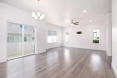 7247 N Green Pasture Ln, Eagle Mountain, UT 84005 - Photo 7