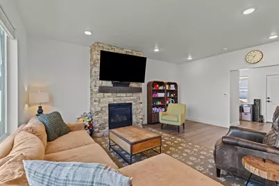 702 E 675 S, Hyrum, UT 84319 - Photo 5