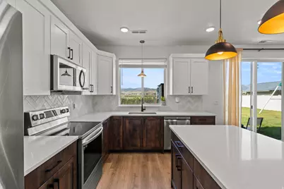 702 E 675 S, Hyrum, UT 84319 - Photo 7