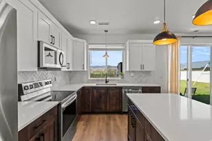 702 E 675 S, Hyrum, UT 84319 - Photo 7