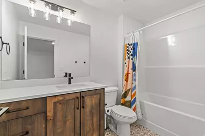 702 E 675 S, Hyrum, UT 84319 - Photo 19