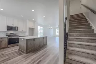 2945 N Devon Dr, Ogden, UT 84404 - Photo 7